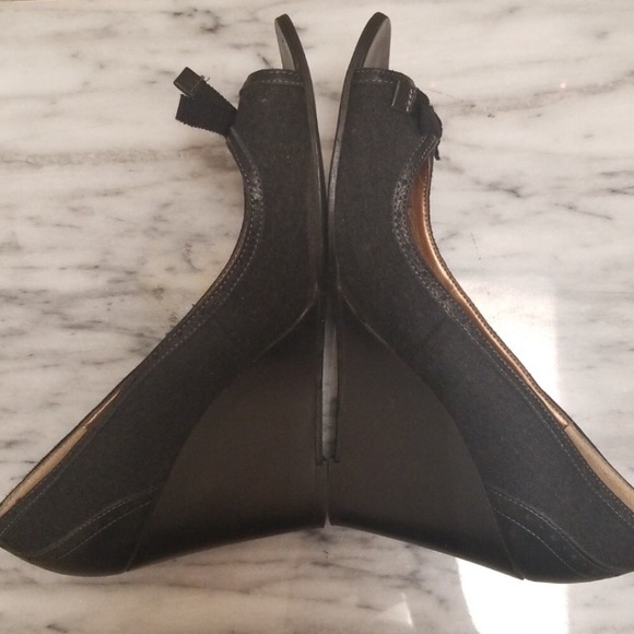 J. Crew Peep Toe Wedge Heel Size 8 - Picture 6 of 7